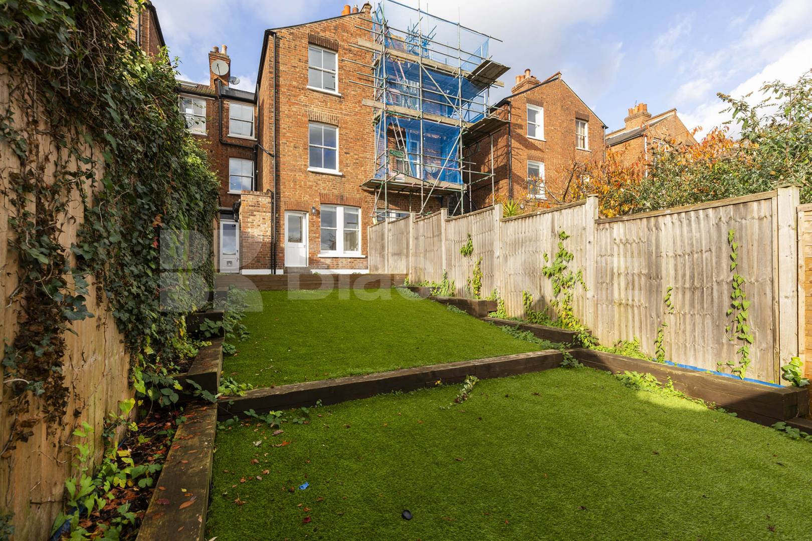 Five bedroom house split over three floors with lovely south facing garden Harberton Road, Archway / Highgate